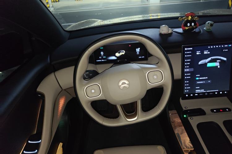 Used Nio ET5 2022 75 kWh Steering Wheel