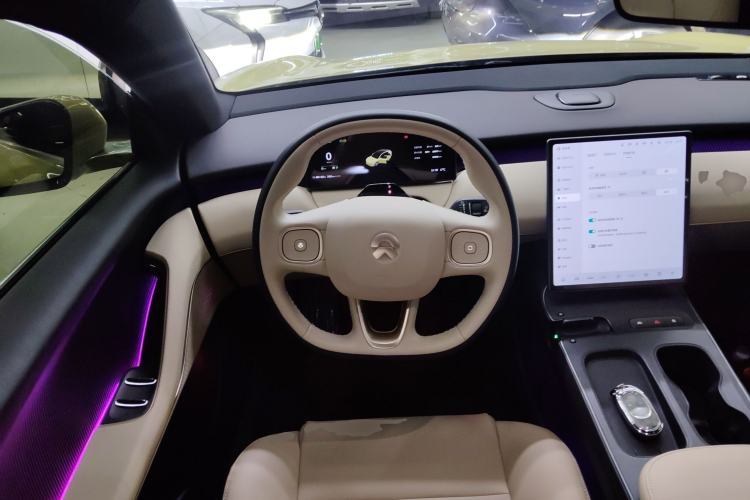 Used Nio ET5 2022 75 kWh Steering Wheel