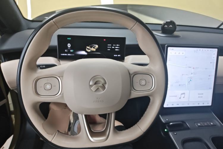 Used Nio ET5 2022 75 kWh Steering Wheel