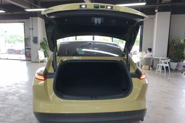 Used Nio ET5 2022 100 kWh Trunk