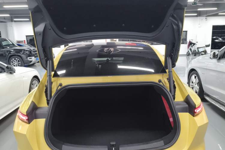 Used Nio ET5 2022 75 kWh Trunk