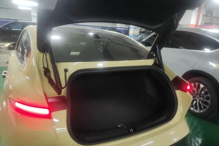 Used Nio ET5 2022 75 kWh Trunk