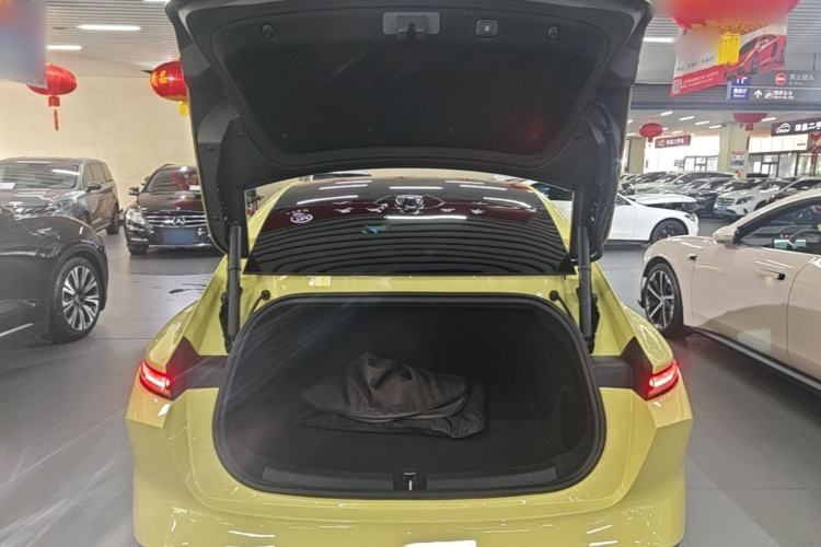 Used Nio ET5 2022 75 kWh Trunk