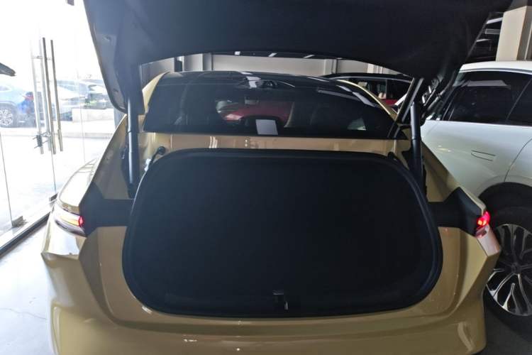 Used Nio ET5 2022 75 kWh Trunk