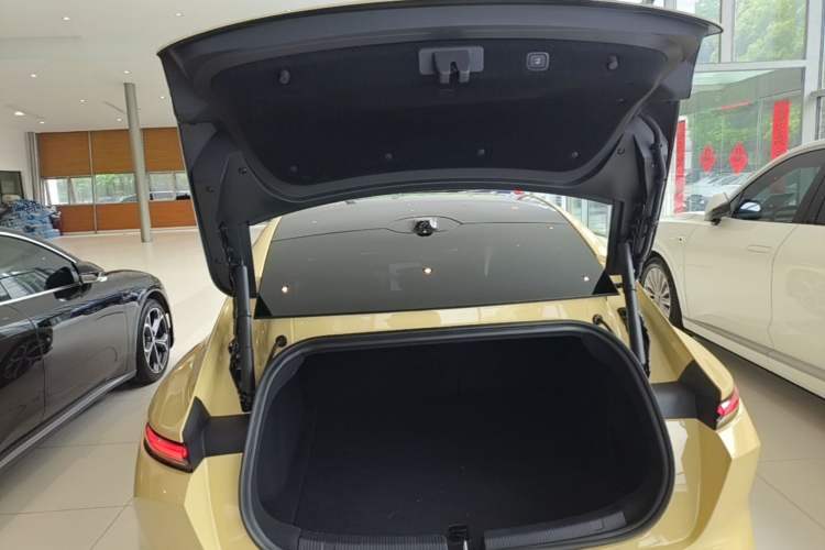Used Nio ET5 2022 75 kWh Trunk