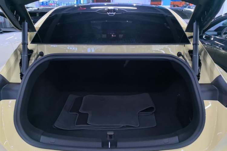 Used Nio ET5 2022 75 kWh Trunk
