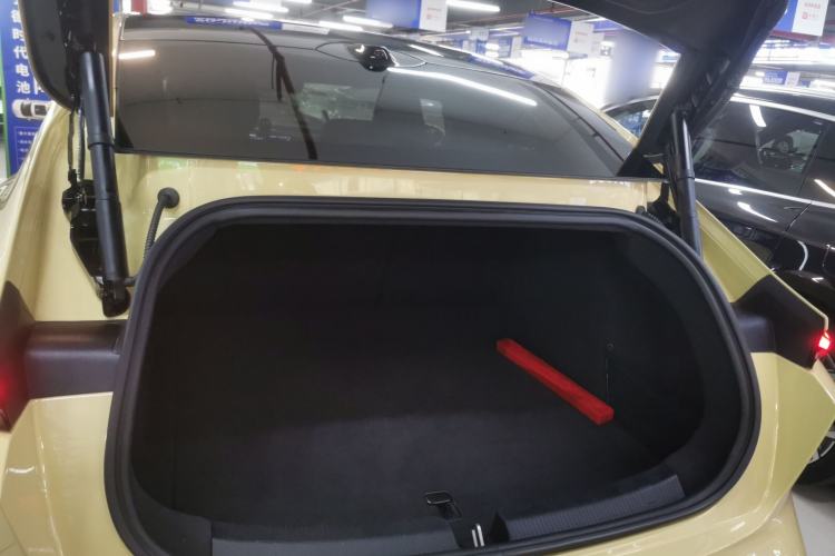 Used Nio ET5 2022 100 kWh Trunk