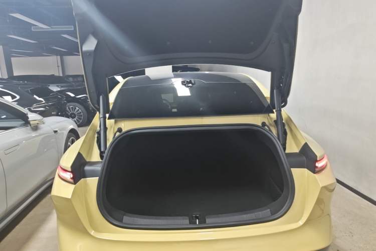 Used Nio ET5 2022 75 kWh Trunk