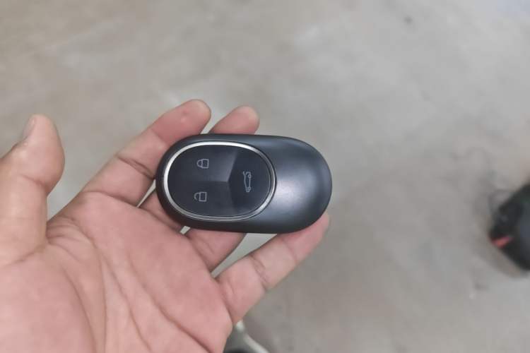Used Nio ET5 2022 75 kWh Vehicle Key