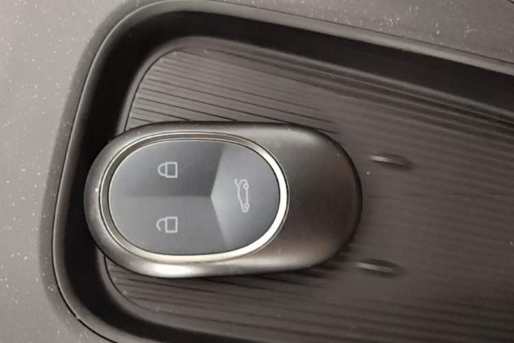 Used Nio ET5 2022 75 kWh Vehicle Key