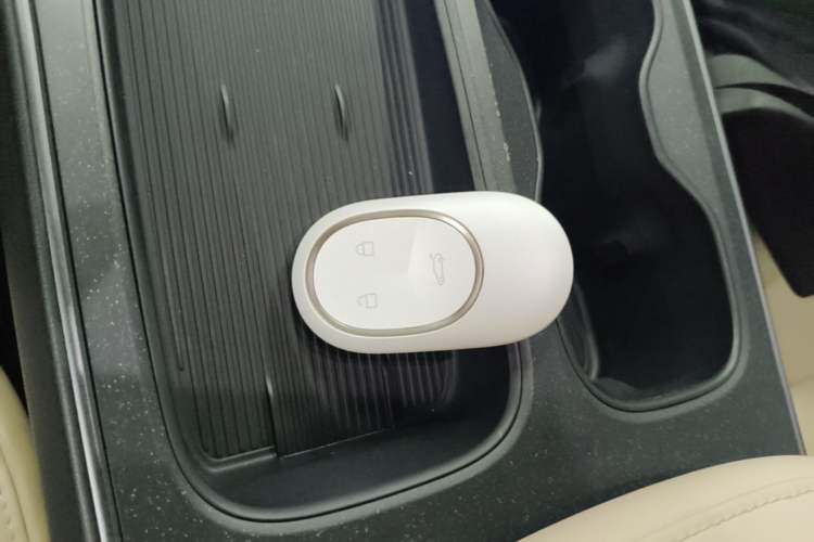 Used Nio ET5 2022 75 kWh Vehicle Key