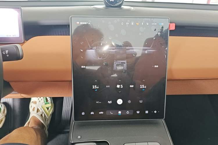 Used Nio ET5 2024 75 kWh Audio And AC Panel