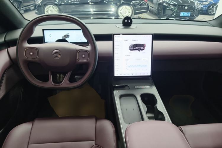Used Nio ET5 2024 75 kWh Center Console