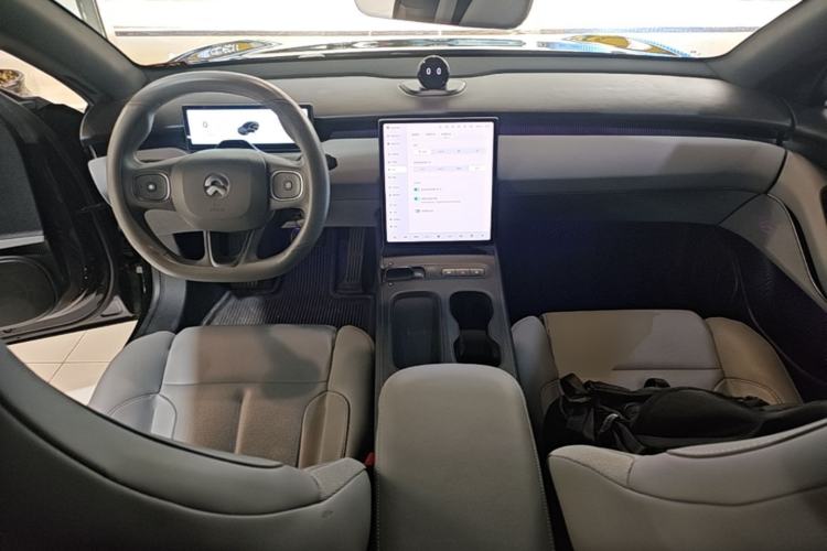 Used Nio ET5 2024 75 kWh Center Console