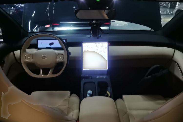 Used Nio ET5 2024 75 kWh Center Console