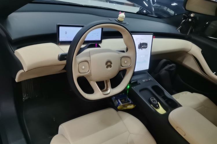Used Nio ET5 2024 75 kWh Center Console
