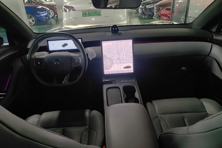 Used Nio ET5 2024 75 kWh Center Console