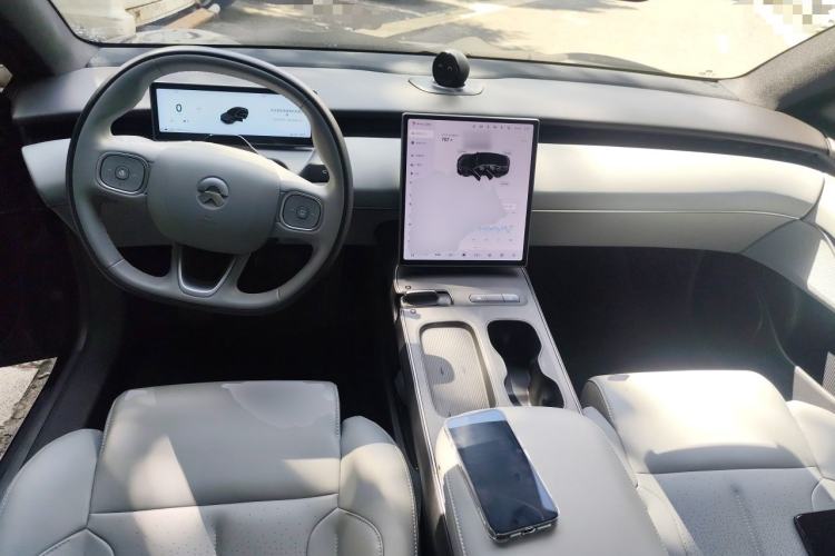 Used Nio ET5 2024 75 kWh Center Console