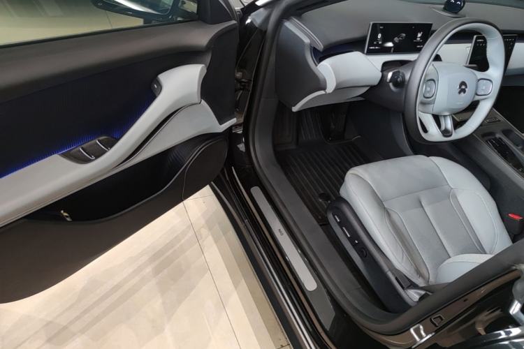 Used Nio ET5 2024 75 kWh Driver Seat