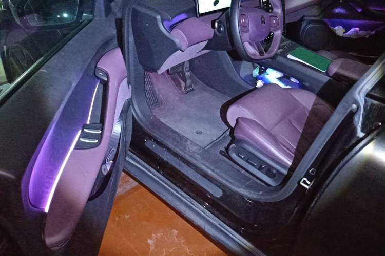 Used Nio ET5 2024 75 kWh Driver Seat