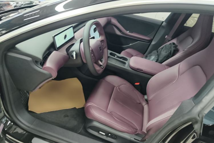 Used Nio ET5 2024 75 kWh Driver Seat
