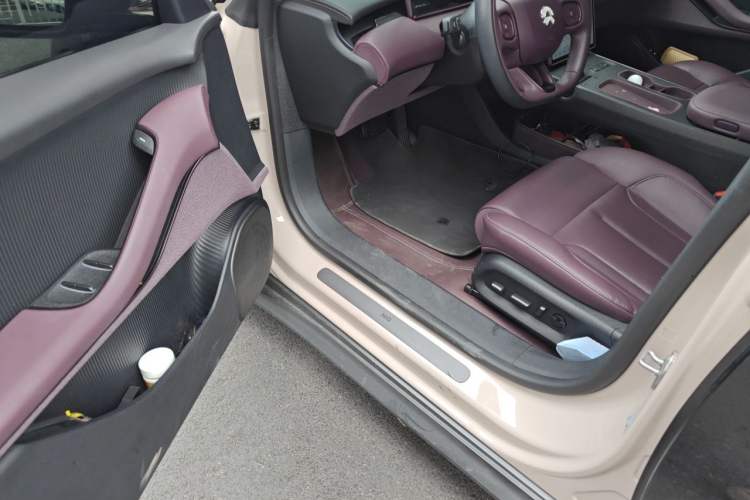Used Nio ET5 2024 75 kWh Driver Seat