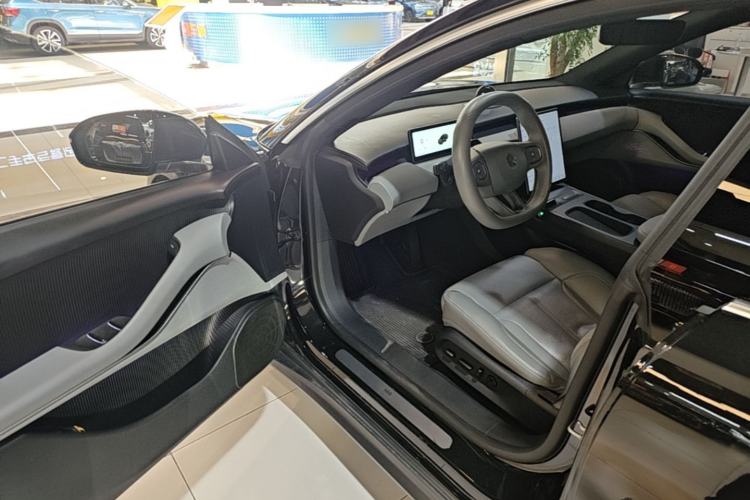 Used Nio ET5 2024 75 kWh Driver Seat