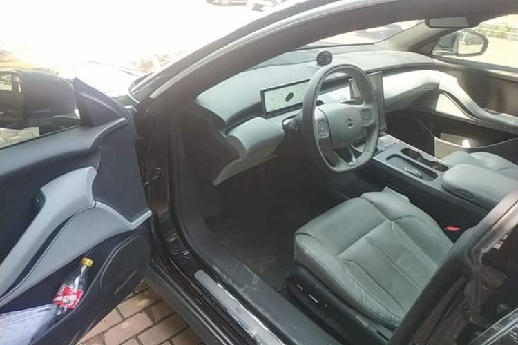 Used Nio ET5 2024 75 kWh Driver Seat
