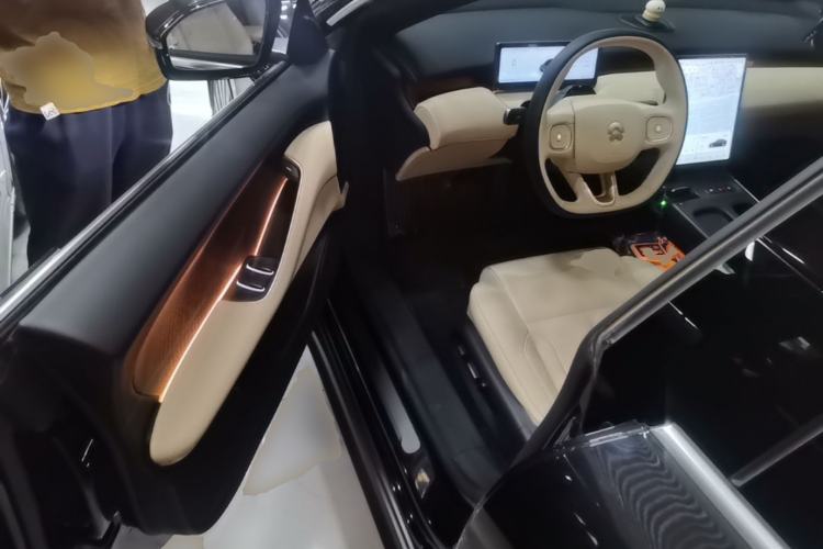Used Nio ET5 2024 75 kWh Driver Seat