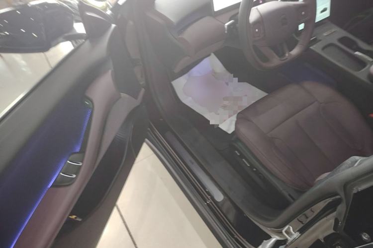 Used Nio ET5 2024 75 kWh Driver Seat