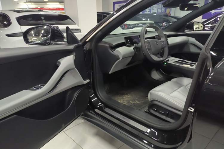 Used Nio ET5 2024 75 kWh Driver Seat