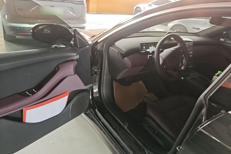 Used Nio ET5 2024 75 kWh Driver Seat