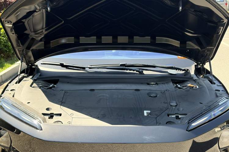 Used Nio ET5 2024 75 kWh Engine Bay