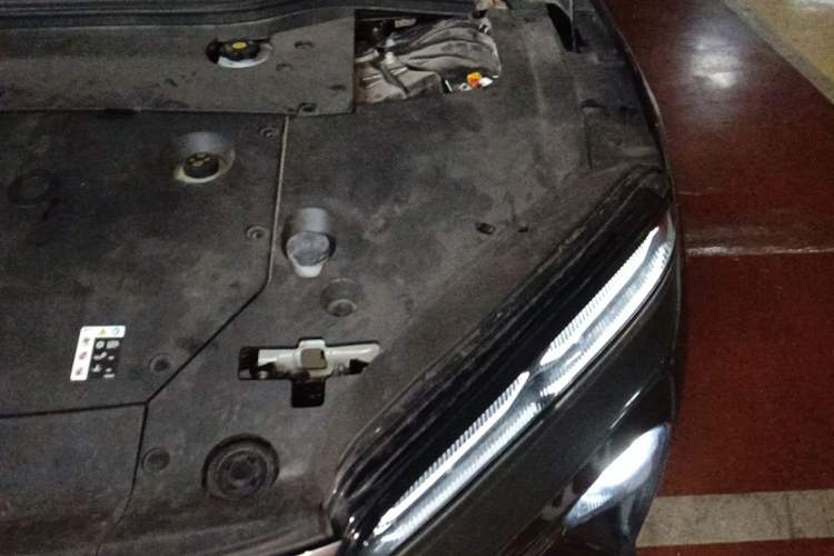 Used Nio ET5 2024 75 kWh Engine Bay Left