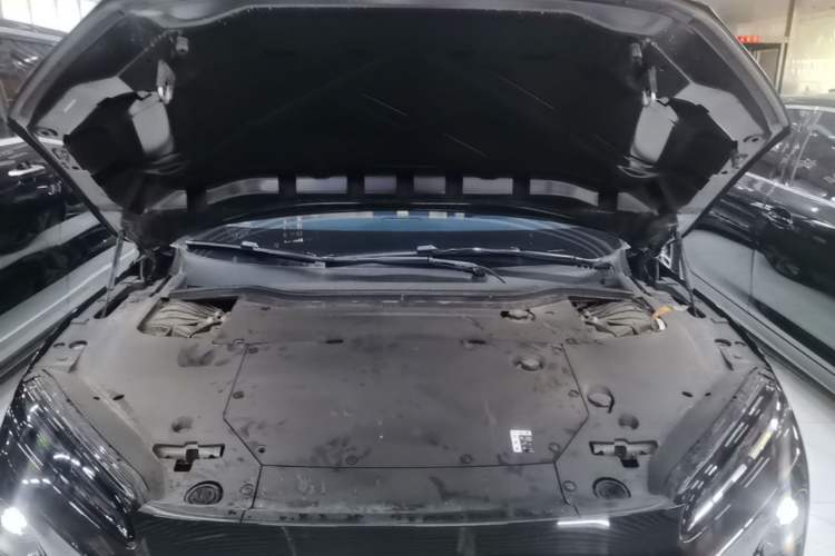 Used Nio ET5 2024 75 kWh Engine Bay