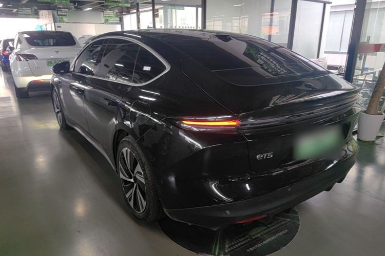 Used Nio ET5 2024 75 kWh Exterior 2