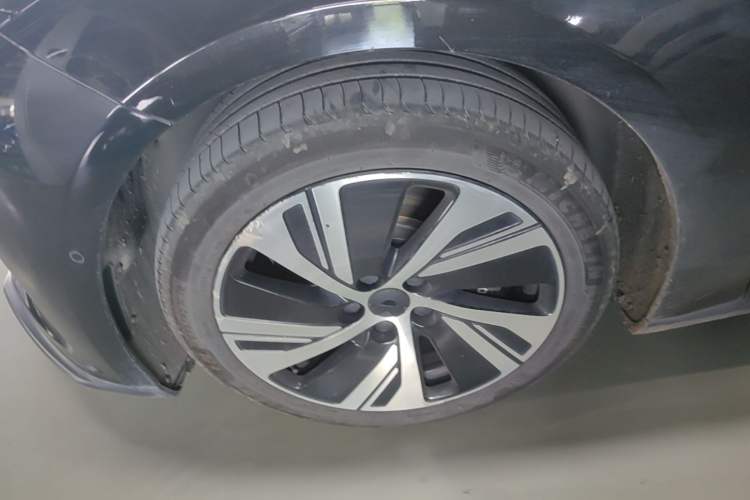 Used Nio ET5 2024 75 kWh Exterior 4