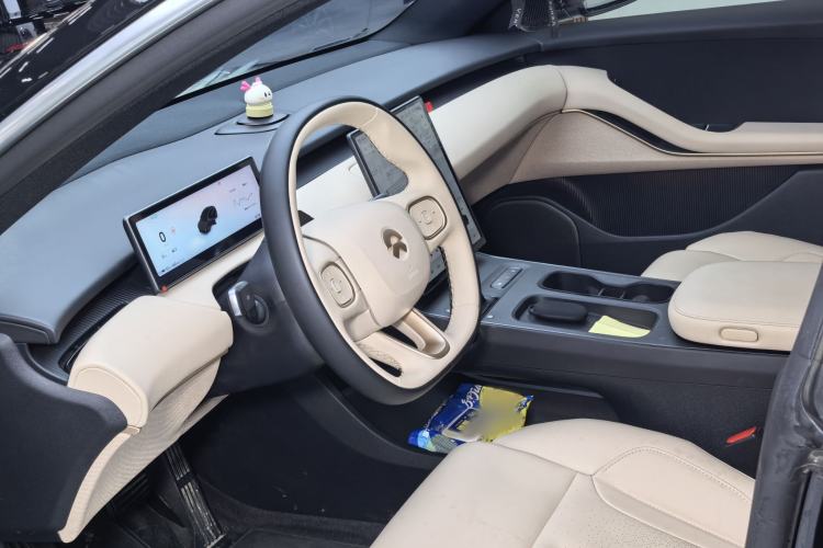 Used Nio ET5 2024 75 kWh Exterior 6