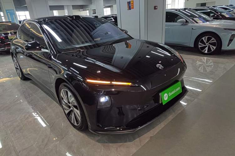 Used Nio ET5 2024 75 kWh Front Right 45 Deg