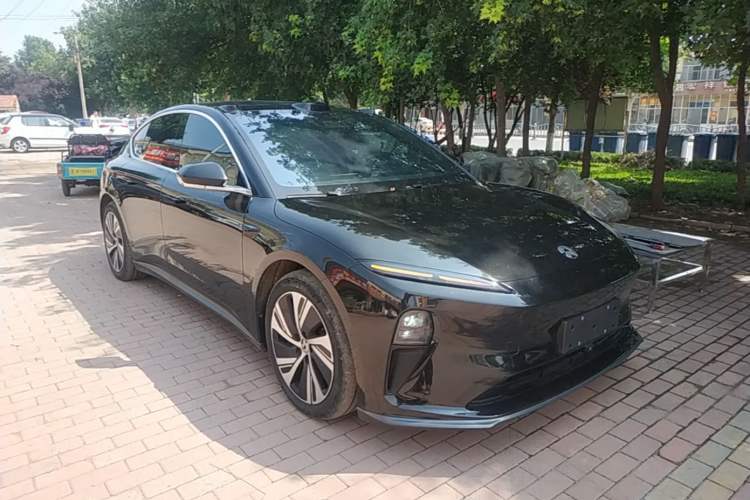 Used Nio ET5 2024 75 kWh Front Right 45 Deg