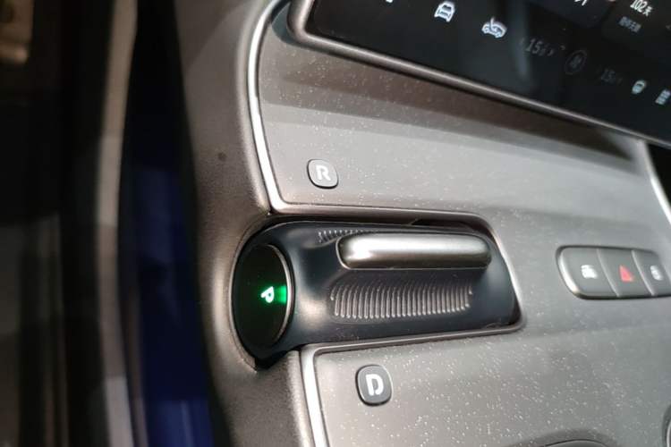 Used Nio ET5 2024 75 kWh Gear Lever