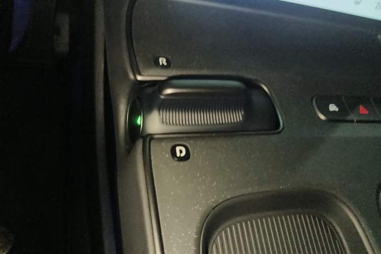 Used Nio ET5 2024 75 kWh Gear Lever