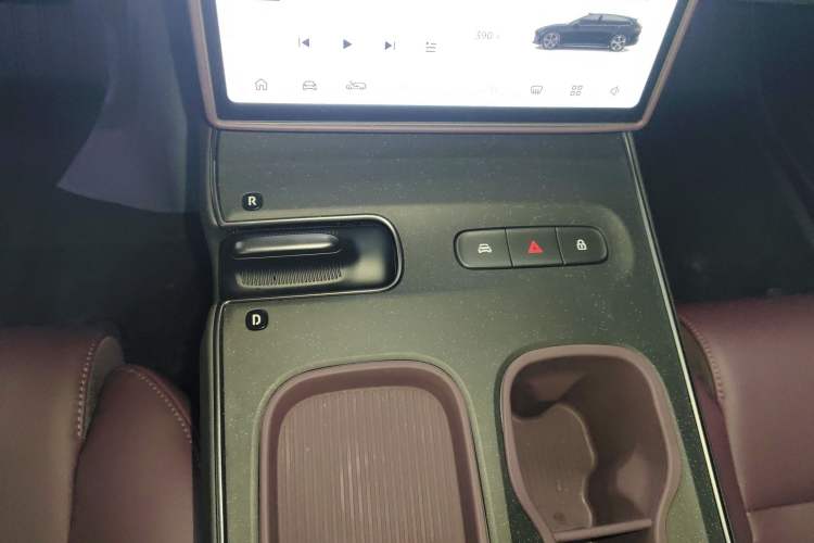 Used Nio ET5 2024 75 kWh Gear Lever