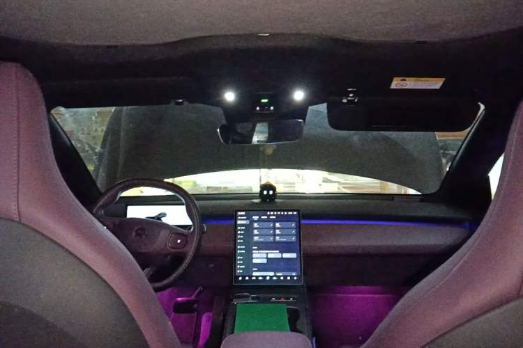 Used Nio ET5 2024 75 kWh Headliner