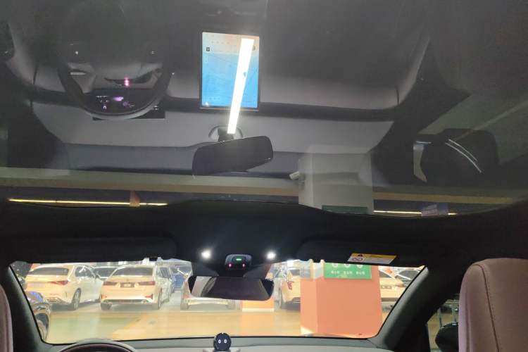 Used Nio ET5 2024 75 kWh Headliner