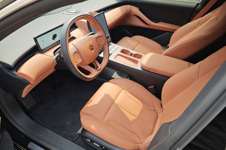 Used Nio ET5 2024 75 kWh Interior 1