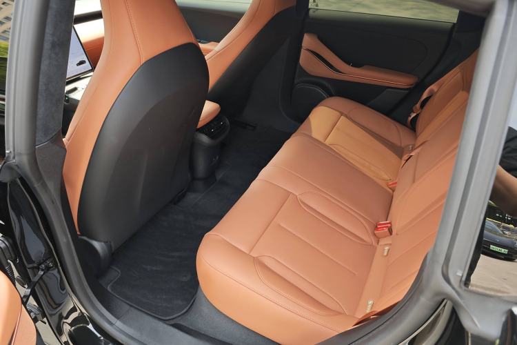 Used Nio ET5 2024 75 kWh Interior 2
