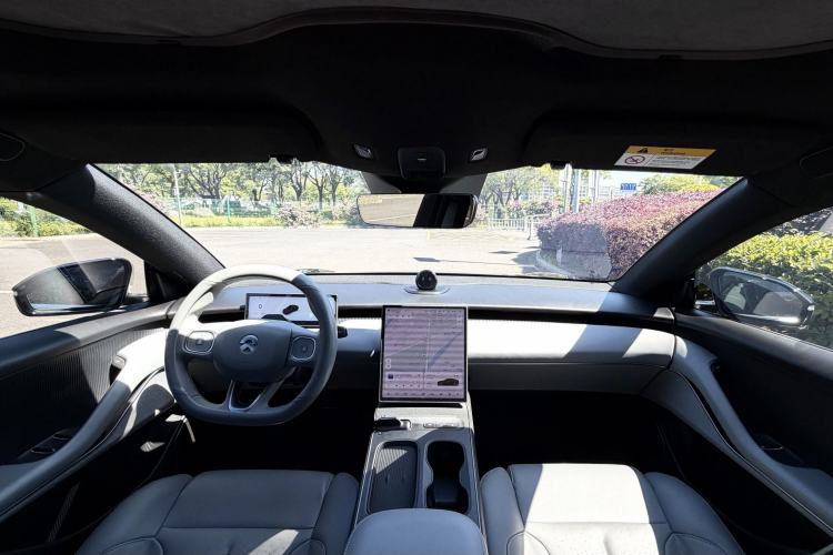 Used Nio ET5 2024 75 kWh Interior 6