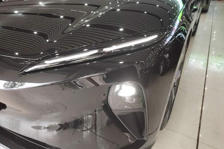 Used Nio ET5 2024 75 kWh Left Front Headlight