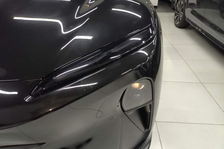 Used Nio ET5 2024 75 kWh Left Front Headlight